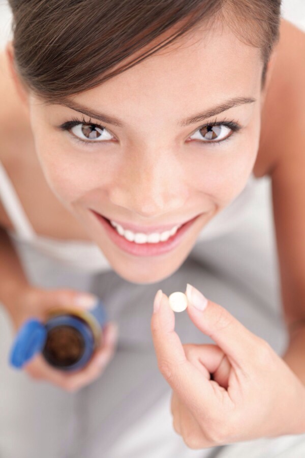 It's an anti-wrinkle antioxidant that protects skin cells from free radicals! Free radicals are generated by the body's metabolic processes, which breaks down cell structure. Daily antioxidants keep free radicals under control.