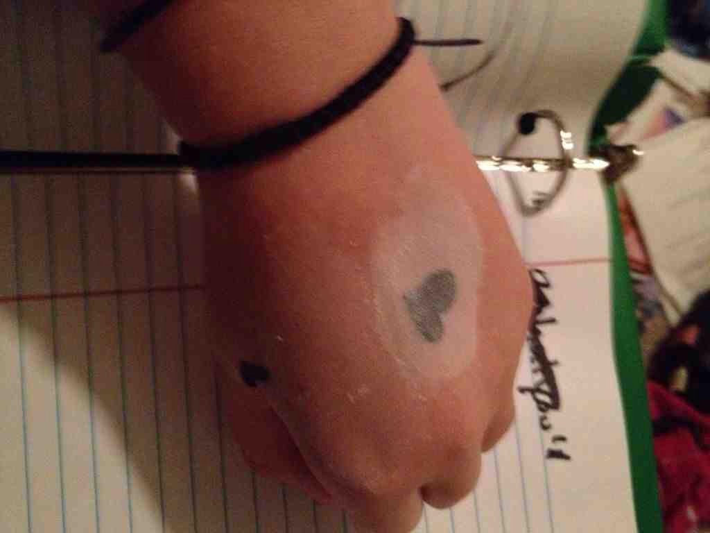 Temporary Tattoo 💗🐱✒️🎀🍗!! #tipit