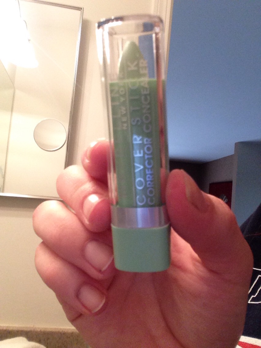 Next your going to take some green concealer! I found this at Walmart from the brand Covergirl, but beware.. I had to dig around a while to find this. It may be hidden! 
Next page---👉