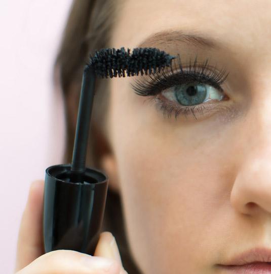 1. Bend the brush of the mascara wand so it's easier to maneuver.