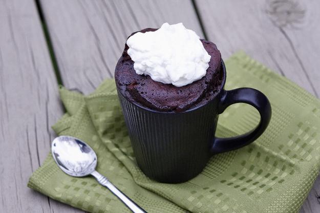 Nutella Mug Cake 

http://livelovepasta.com/2011/05/nutella-mug-cake/ 