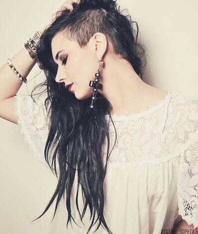 Amazing Short Hair And Tattoo Ideas 