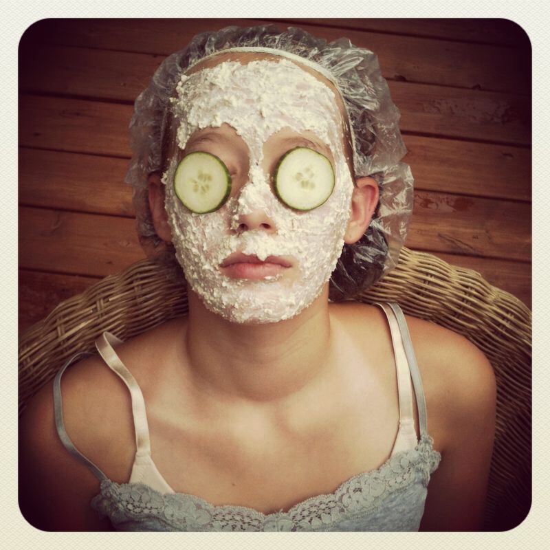 For sensitive or sun burnt skin, use a yogurt oatmeal mask. All you need is a cup of natural yogurt and a half cup of oatmeal. Mix the two ingredients together, and then apply to the face for 15-20 minutes. Use a steamed washcloth to take it off (make sure it's not too hot)