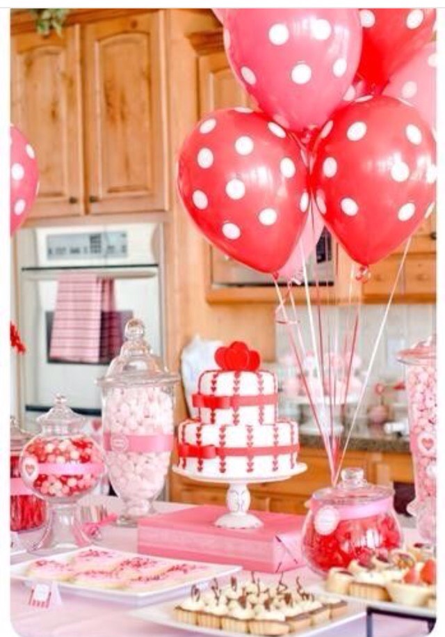Valentines Table Decor