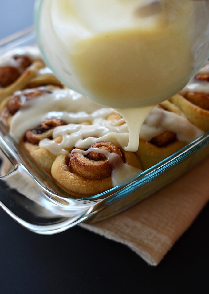 😋World's Easiest Cinnamon Rolls (vegan)