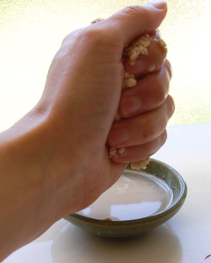 Oatmeal Helps The Skin Be Smooth