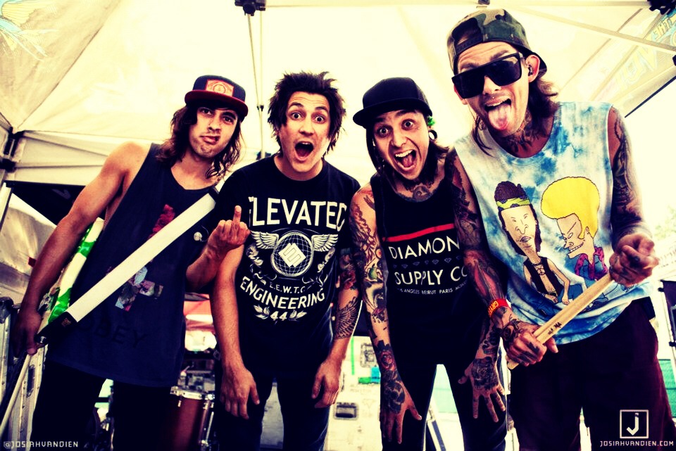 Pierce the veil 
Good singers
Songs too listen too;
Bulletproof
Chemical kids and mechanical brides
Yeah boy and doll face 
Bulls in the Bronx 
