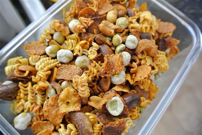 6. Crunchy Ramen Snack Mix: Change up your Chex Mix with a couple packages of crushed ramen noodles. You’ll actually feel good about eating this thrifty snack: It swaps the high-sodium seasoning packet for some zesty (and much healthier) spices. (via The Candid RD)
