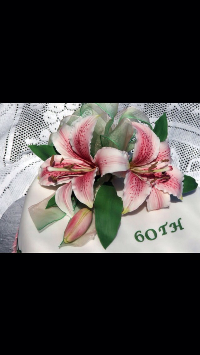 Example of the flowers on a cake. 