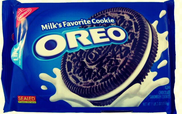 First you'll need Oreos for the body and the bottom of the Turkey❤️
