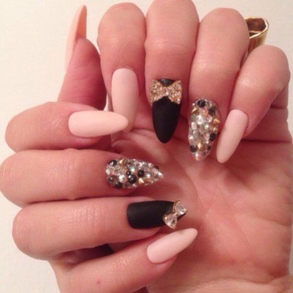 Beautiful Trending Nail Looks