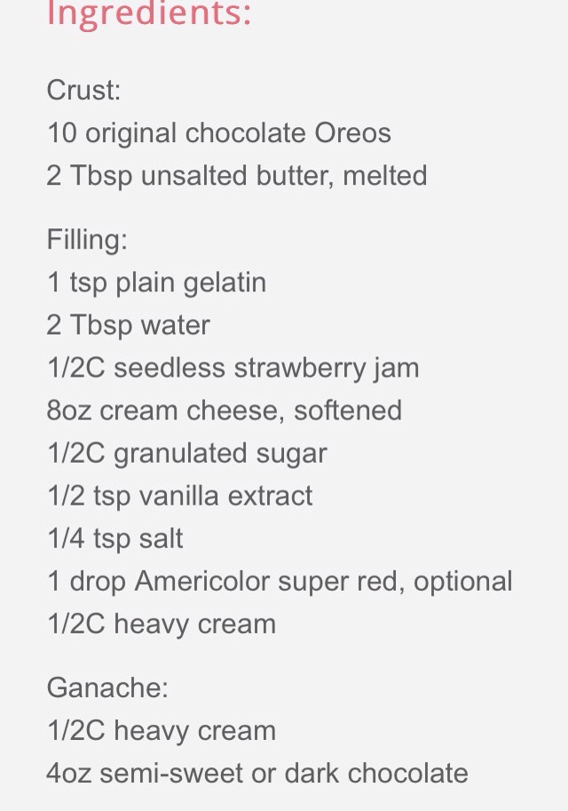 No bake strawberry cheesecakes with chocolate ganache 