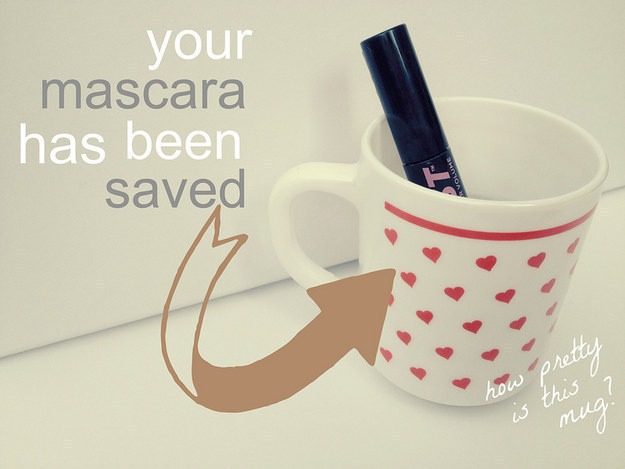 Liven up an old dried mascara by dipping it in hot water for 5 to 7 mins. 😍