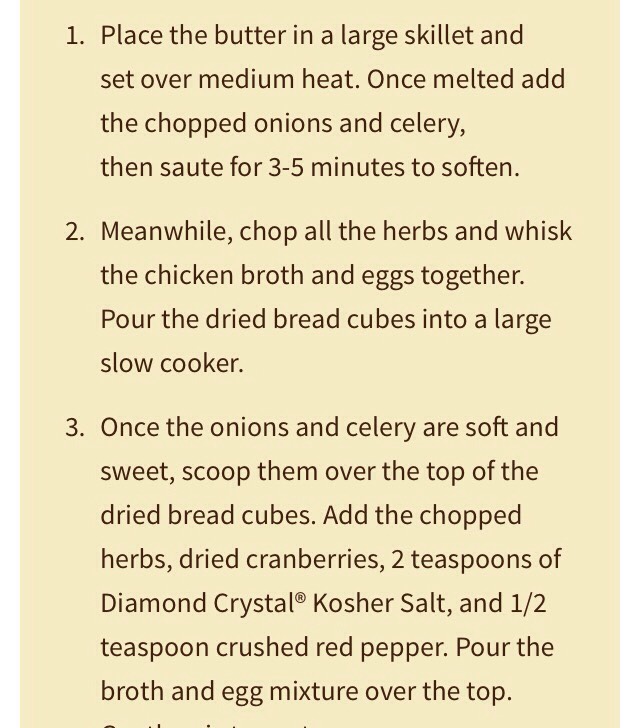 SLOW COOKER THANKSGIVING STUFFING!