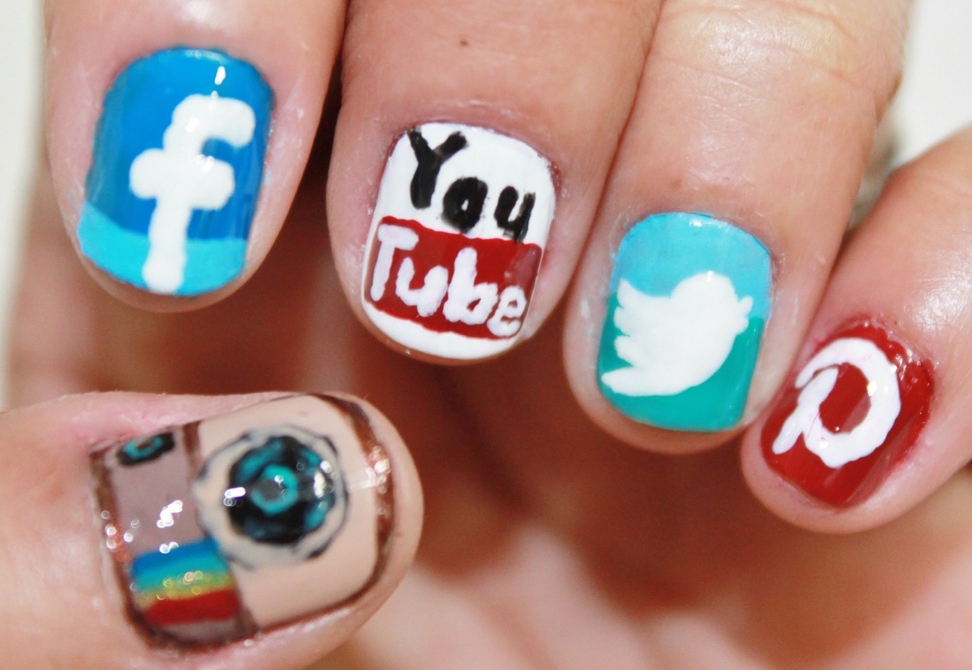 Here they are!!!! The beautiful social media nails! These are absolutely adorable!