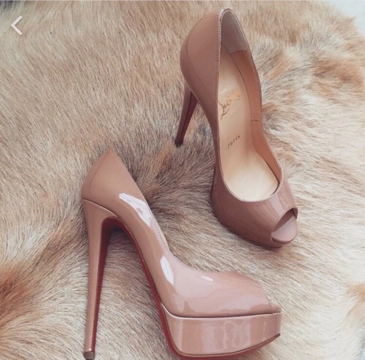 Rubbing a tiny dab of Vaseline onto your shoes or handbags will restore their shine.