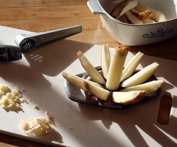 Potato wedges: Get a apple corer to quickly and easy make potato wedges.