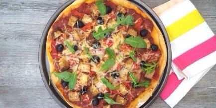 Smoked Tofu And Roasted Pepper Pizza

Make greasy cheese pizza a thing of the past- this healthy pizza is loaded with good-for-you food choices!

