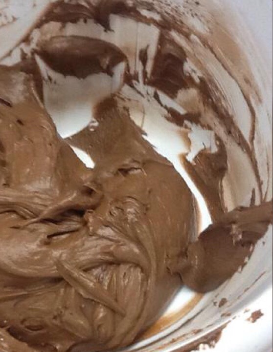 Easy Chocolate Butter Cream Frosting!🍰🍫