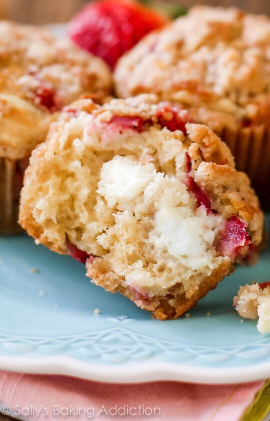 Strawberry Cheesecake Muffins! ❤️🍓