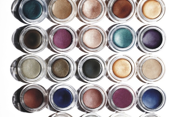 diy cream eyeshadow
moisturizer plus eyeshadow equals cream eyeshadow 