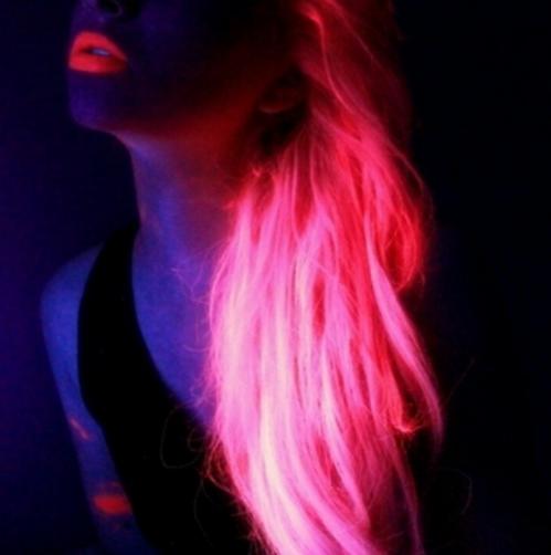 Glow-In-The-Dark Hair/ Blacklight Hair Trend