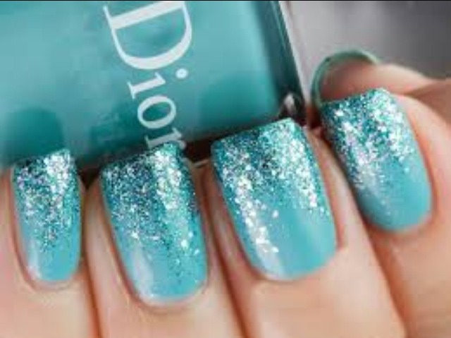 Easy Glitter Gradient