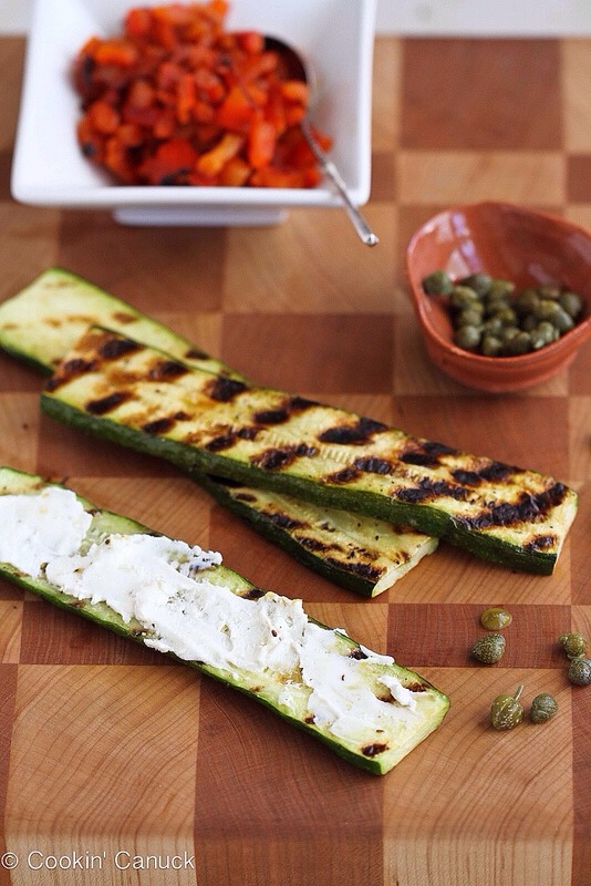 -> Lay the zucchini pieces on the grill. 
-> Cook for 3 minutes per side, moving the pieces during cooking to ensure even browning.

