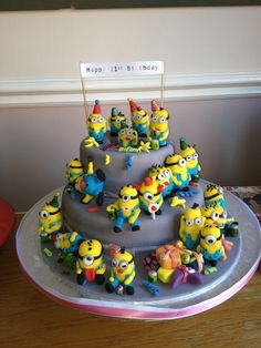 Minion cake 