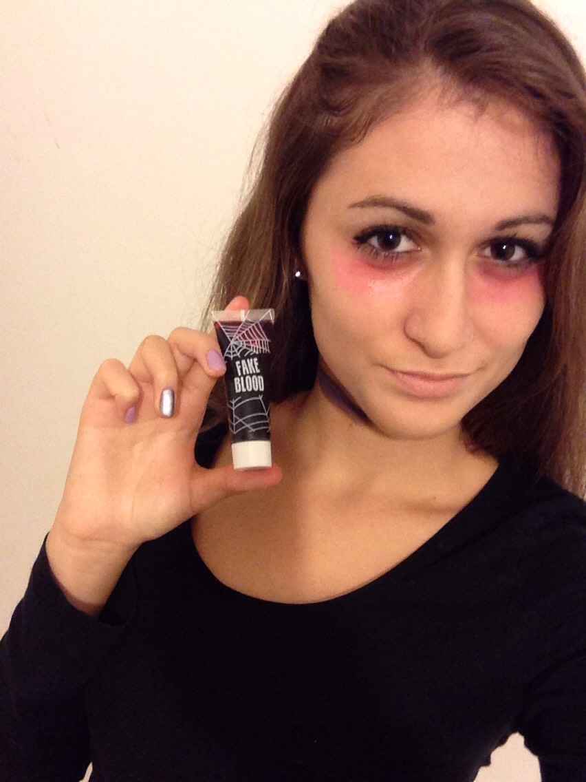 Now onto the fun bit - applying the fake blood :D This cost me £1 so it's probably not the best one out there but it does the job :) 