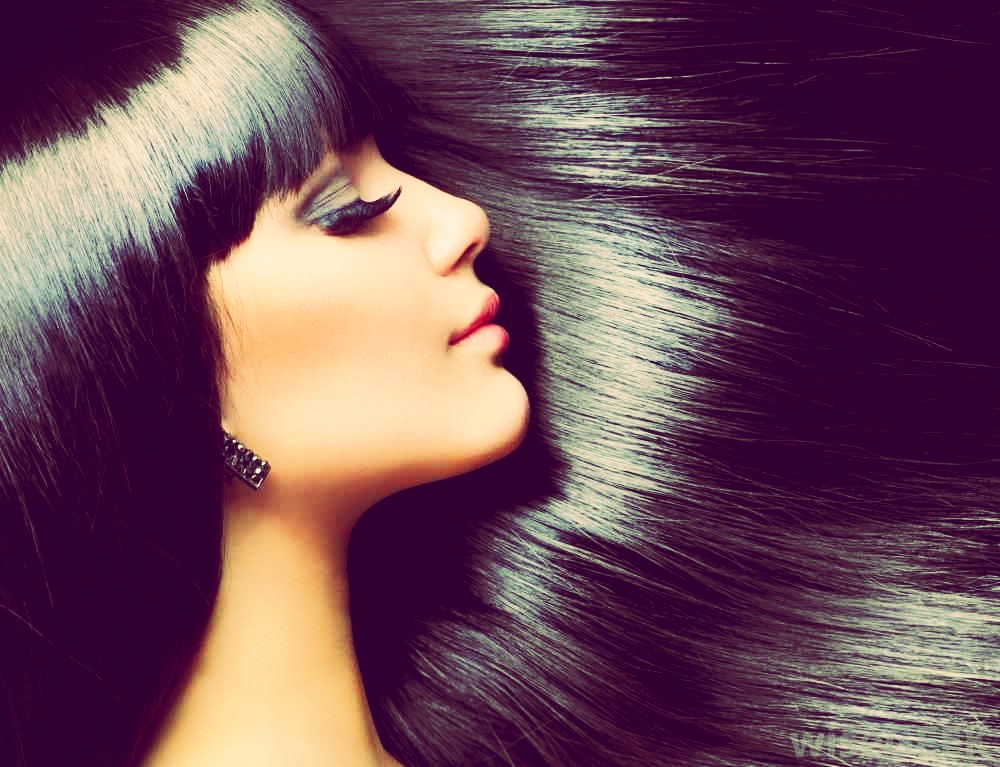 -Reduces Frizz
-Reduces Dandruff
-Prevents Split Ends 
So many benefits for heathy hair