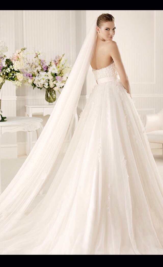 Beautiful Wedding Dresses UNDER $500! π #tipit