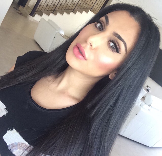 Glowing Skin: Highlighter Tutorial, Tips, & Looks #summervibes