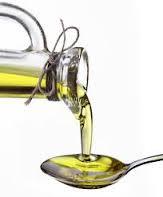 Oil pulling has many other health benefits. For example, it is used as a technique in Ayurveda to purify and strengthen the body. Moreover, it is a healthy way of cleaning the mucous membranes.