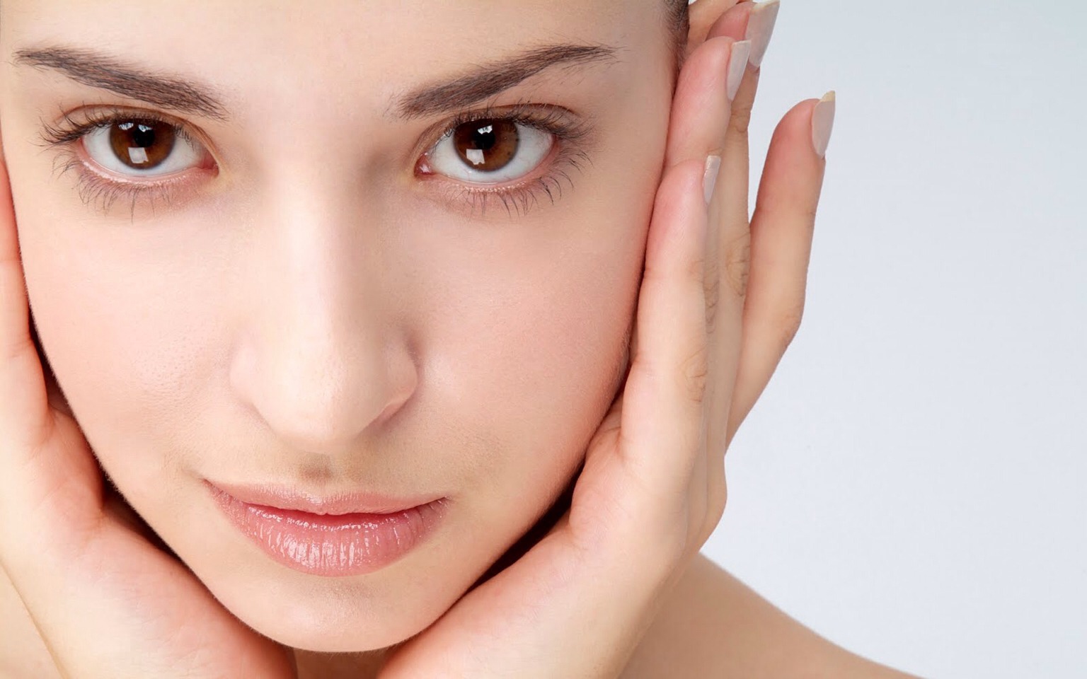 Caring For Your Skin!
In the last section, I will guide you through 5 simple skincare techniques and routines on how to get rid of acne scars naturally that you should not miss if you do not have time to apply remedies or medication.