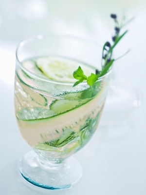 Spa water 🍹🍹🍹
1 cucumber-1/2 a lemon-water
Peel cucumber & slice then put it in a big pitcher. Then slice the lemon & put in the pitcher as well. Fill the pitcher with water and chill it in the refrigerator for at least an hour. Drink it before 24 hours pass because the fruits will start to rot 