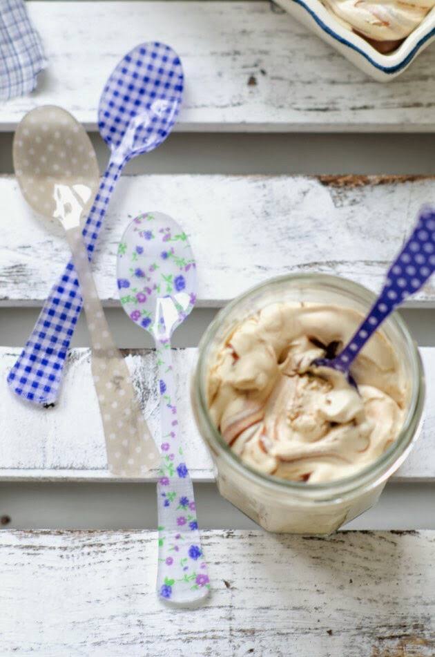 If you love hosting parties and loves to entertain at home, this is a perfect dessert! 😉