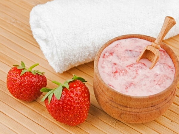 Strawberry Hair Mask For Removing Excess Oil