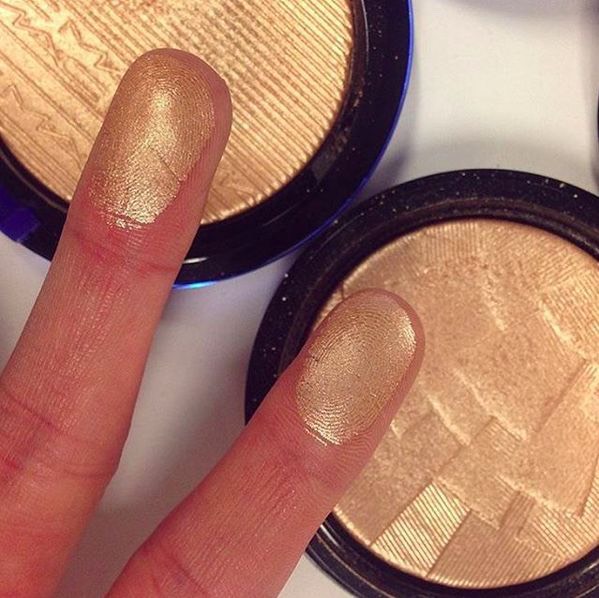 (Right): MAC Oh Darling (Left): ABH So Hollywood