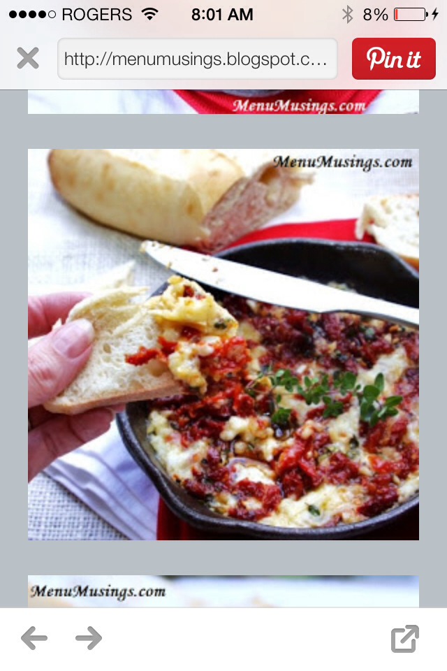 Baked Brie And Sundried Tomato Dip!
