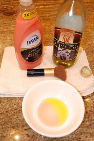 How To Wash Your Make Up Brushes . Water Bath Soap or Shampoo And Cooking Oil .