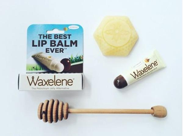 Pure Enough For Your FaceWhen you're fighting winter dryness, it can be difficult to find a product that you can put on both your body and your face. Waxelene is made with 4 natural ingredients that moisturizes your skin while allowing it to breathe:- Organic soy oil- Natural beeswax- Vitamin E oil- Organic rosemary oil"We get consistent positive feedback from clients that Waxelene doesn't clog their pores or cause skin breakouts" - Elke Von Freudenberg, Celebrity Brow Specialist