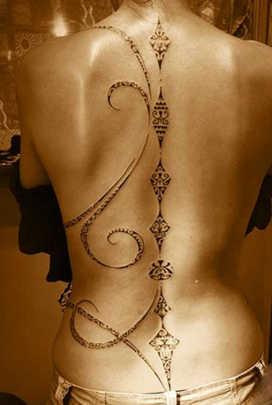 Spectacular Spine Tattoos !!!