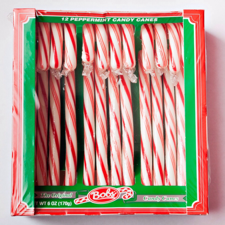 #tipit Crowd Pleaser Candy Cane Dipped Oreos!