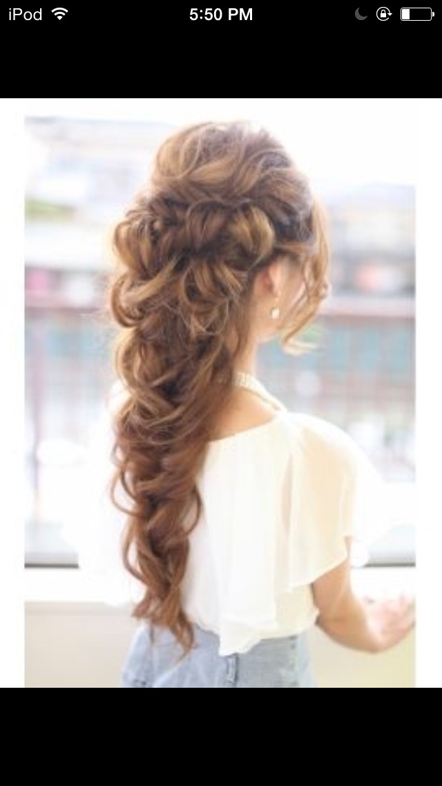 33 Romantic Hair Styles For Valentines Day💕