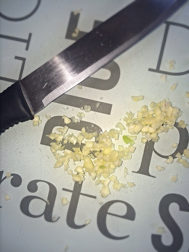 then you need to chop/dice the garlic🔪