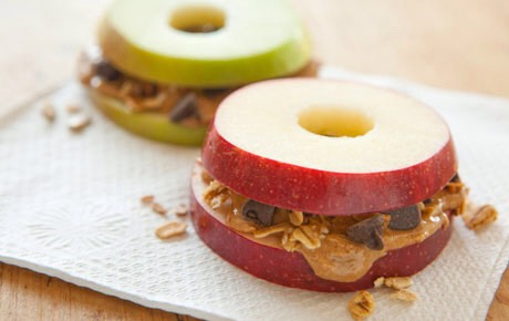 Apple Sandwiches with Granola and Peanut Butter

