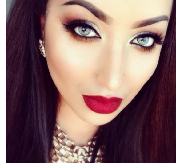 2. Silvery smokey eyes, dramatic eyelashes, deep red lips. 