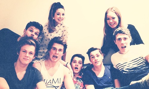 My Favourite British Youtubers
These people are filled with beauty, colabs, fun, challenges, and more.
Zoella-Beauty, and fun
Tayna Burr- Beauty and fun
Jim Champman- fun
Marcus Butler- talk
Jack and Finn- Twins
Alfie Deyes(pointlessblog) 