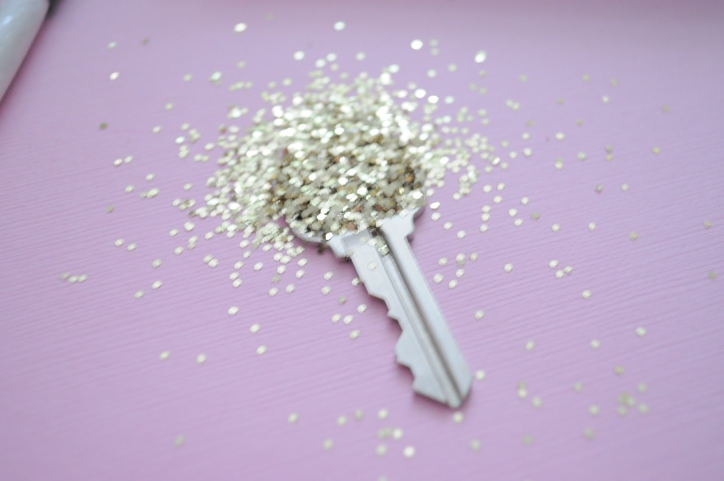To something dazzling and beautiful on your keychain! Just add whatever you like to make it look beautiful. Suggestions include glitter, pearls, rhinestones, gems, etc